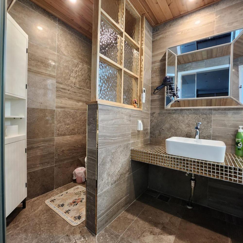 Ariene Guesthouse Gwangju Metropolitan City Bagian luar foto